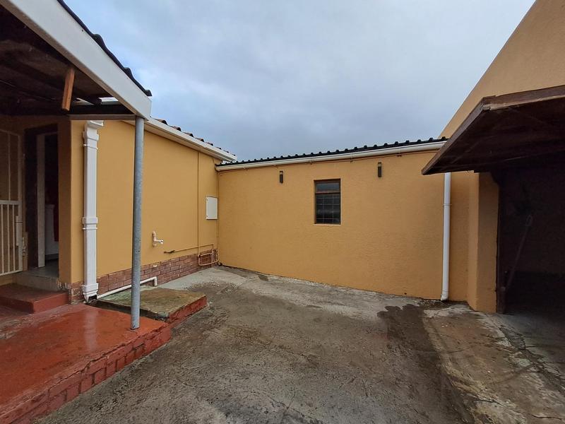 3 Bedroom Property for Sale in Bishop Lavis Western Cape